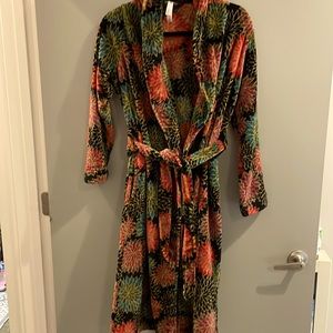 EUC - Beautiful Robe